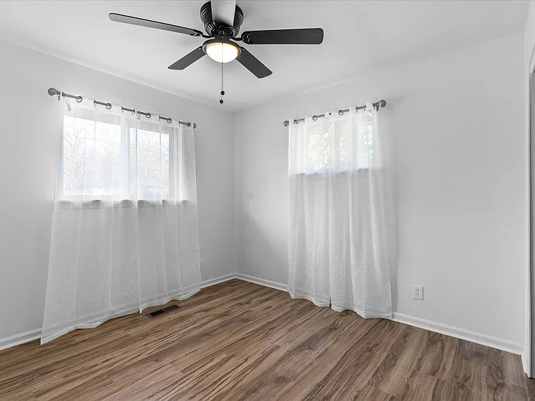 32 Kent Dr — Photo 4
