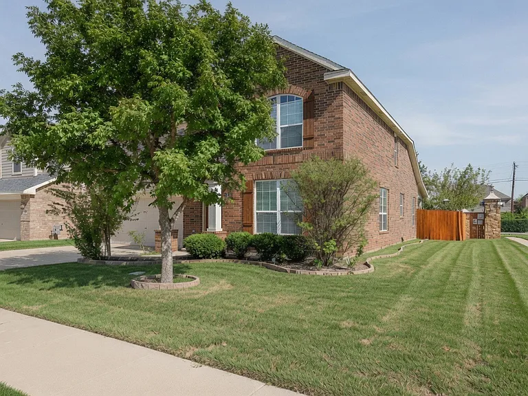 5300 Gadsden Ave — Photo 2