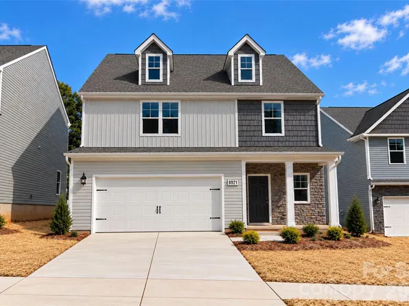 8921 Sawyer Run Ct, Charlotte, NC 28215