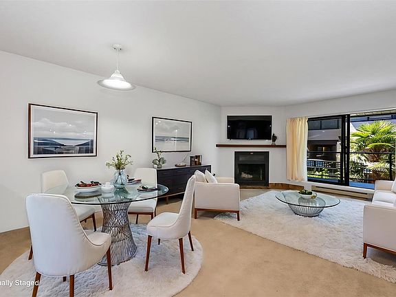 5th image of 420 Parry St #204