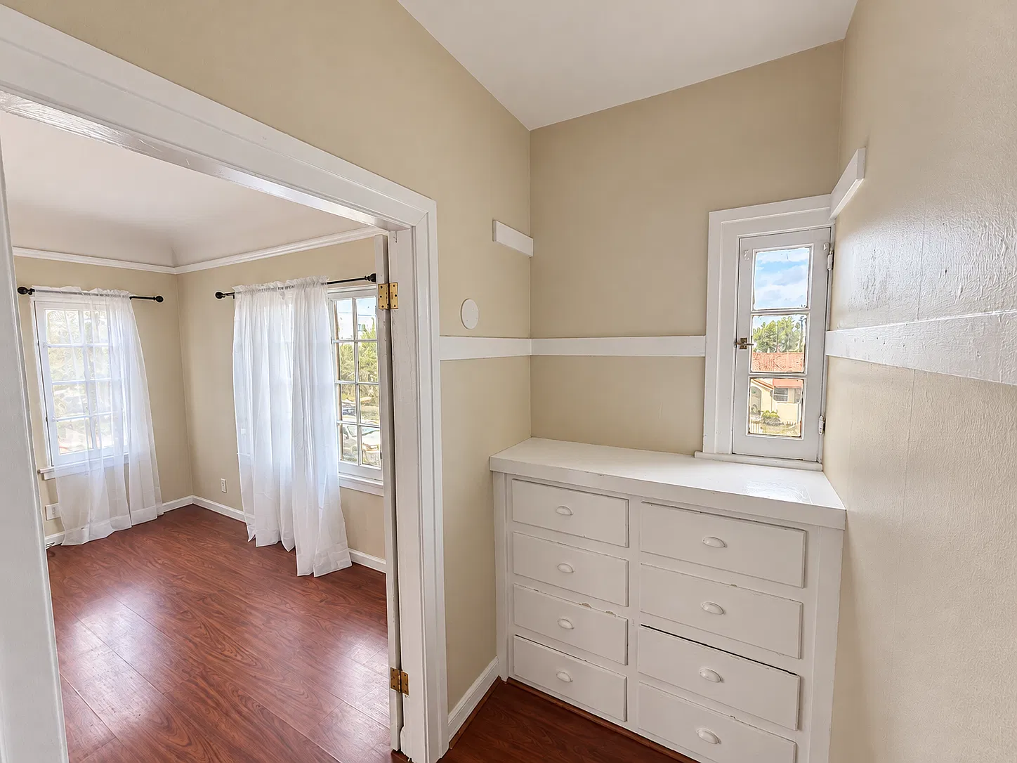 1 bed, 806 sqft, $2,200 — Photo 2