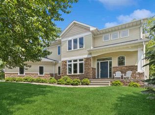 2007 Wedgewood Pl, Coralville, IA 52241