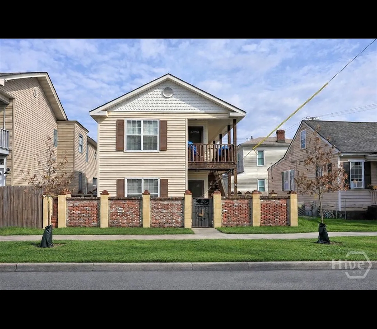 2 bed, 1.5 bath, 1632 sqft, $1,600 — Photo 1