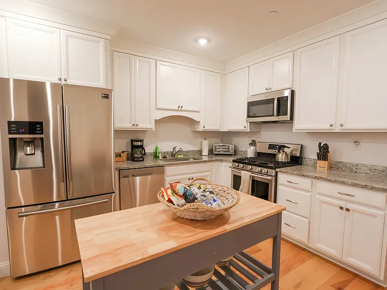 1008 Tremont St #5 — Photo 12