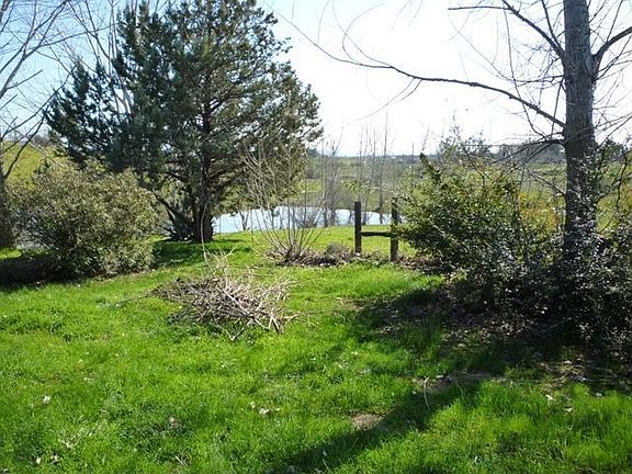 Front view of property