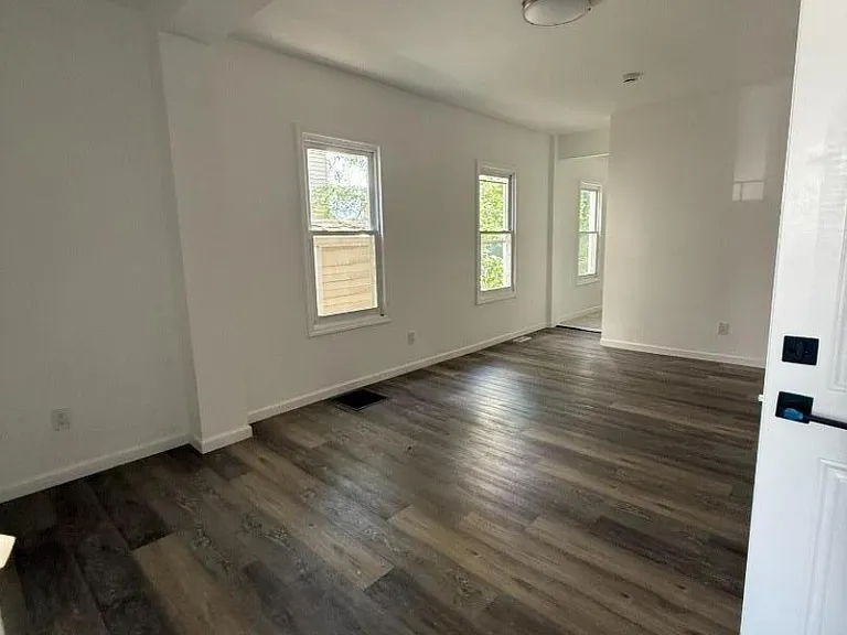 322 Court St #1 — Photo 3