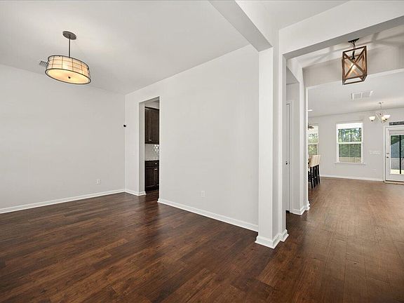 4th image of 350 Beachgrass Ln