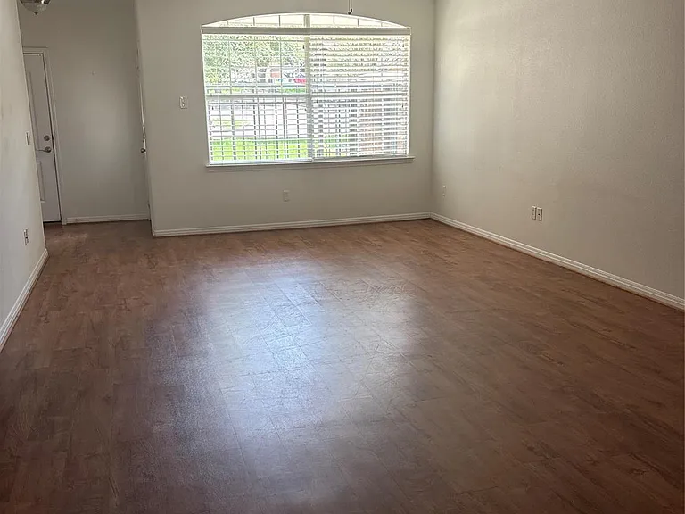 359 Stone Hill Dr — Photo 6