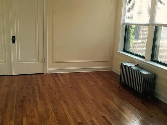 4th image of 2351 W Wilson Ave APT 305