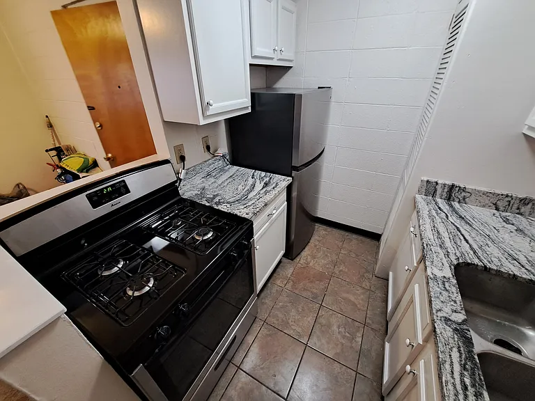 1826 N Star Ave #E — Photo 5