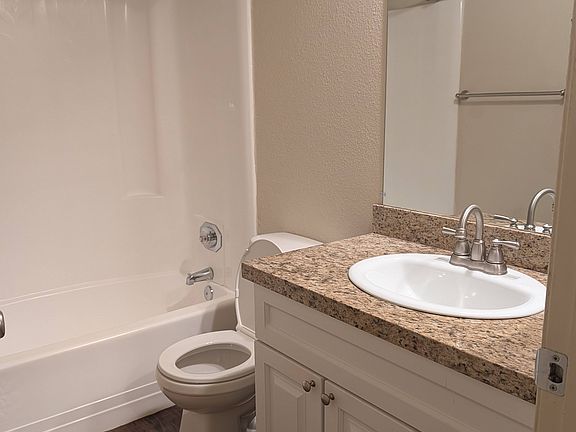 5th image of 5611 Blackoak Ct