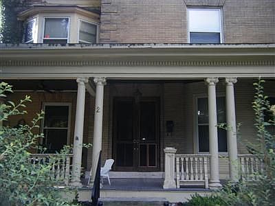 3rd image of 2 Van Buren St
