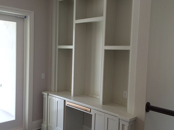5th image of 413 S Paloma Pl