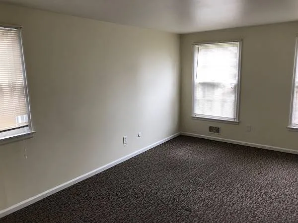 44 Flower St — Photo 8