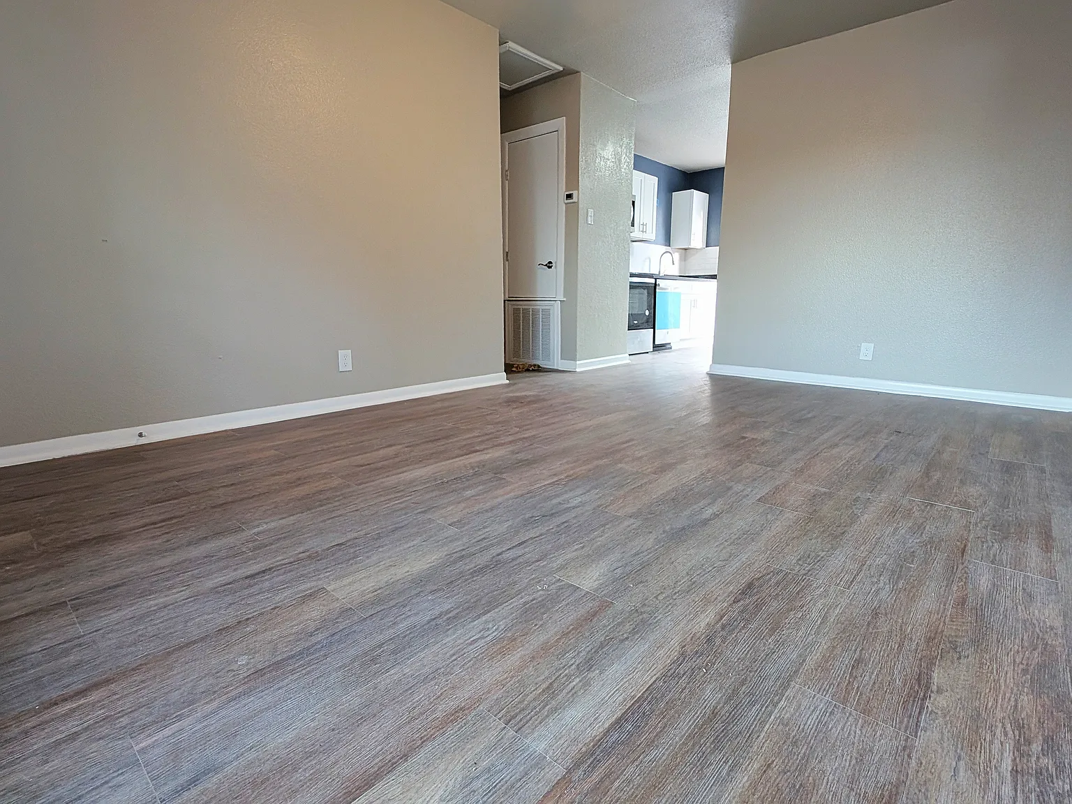 4 bed, 1.5 bath, 1384 sqft, $1,645 — Photo 3