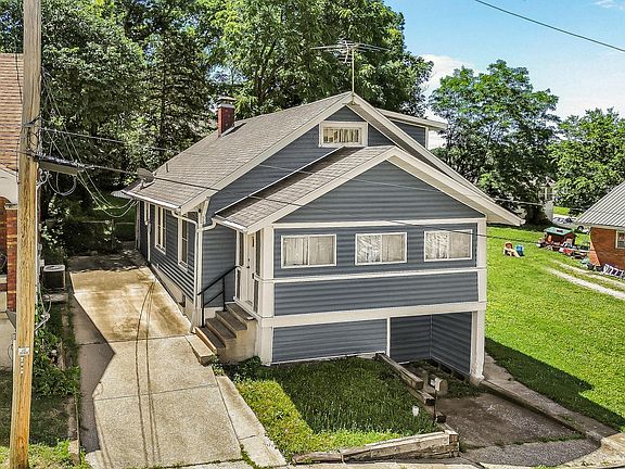 3rd image of 1115 Oak St