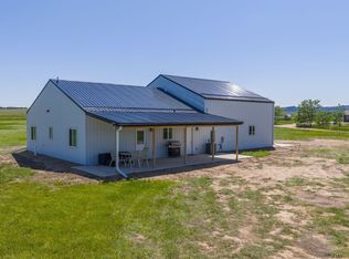 13236 Hillsview Dr, Hot Springs, SD 57747