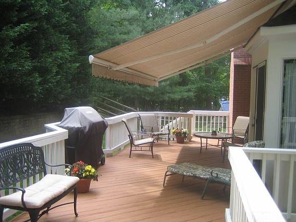 Back Deck & Fenced Yard