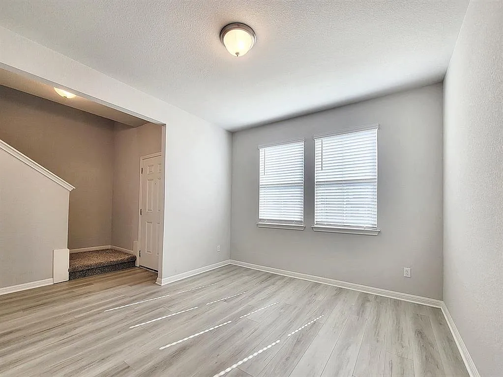 3 bed, 2.5 bath, 1658 sqft, $2,045 — Photo 4