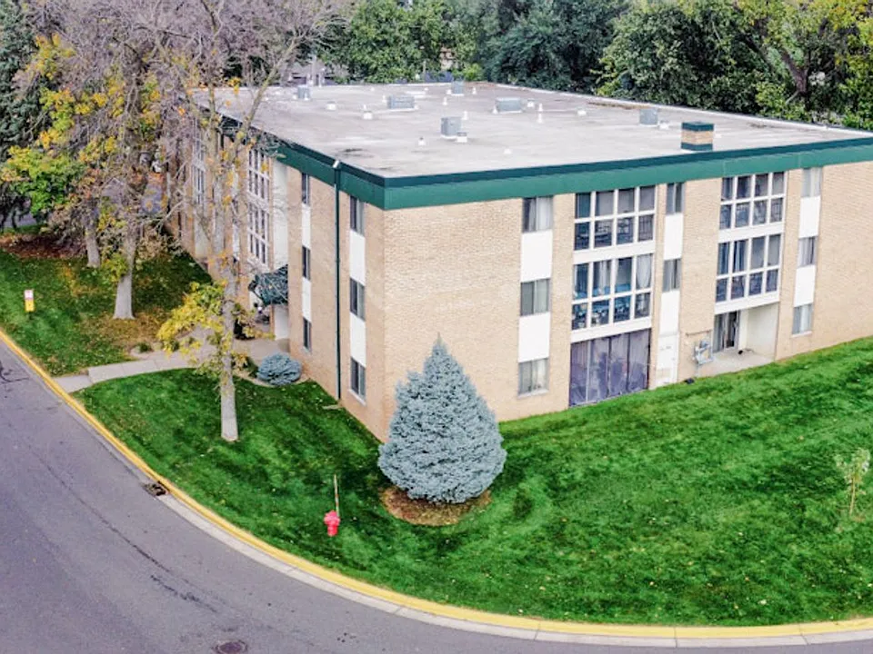 The Groves Apartments