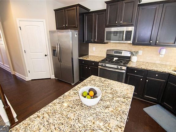 2nd image of 255 Fieldstone Ln