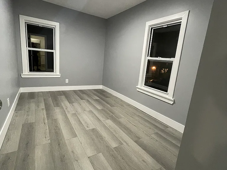 410 Port Richmond Ave — Photo 5