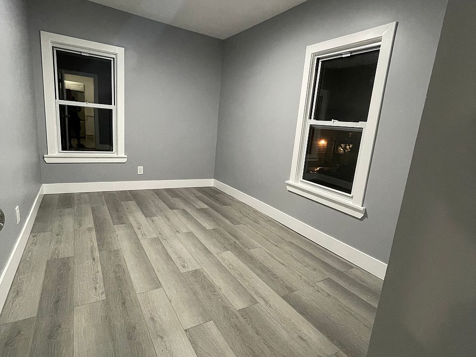 1st image of 410 Port Richmond Ave #2