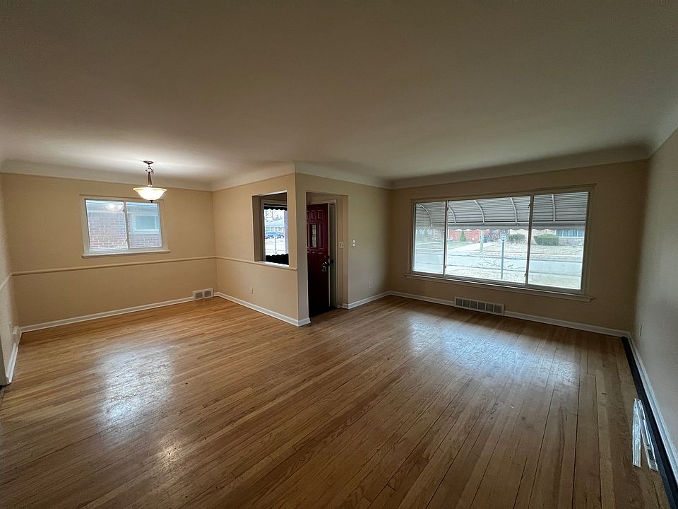 1st image of 24021 Morton Ave