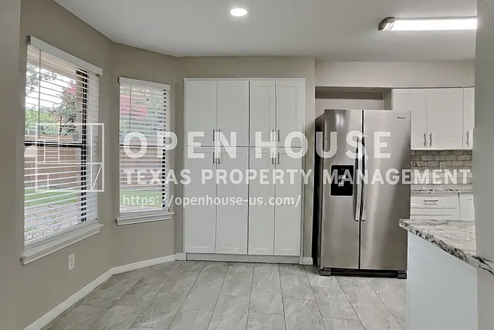 8718 Pines Place Dr — Photo 6