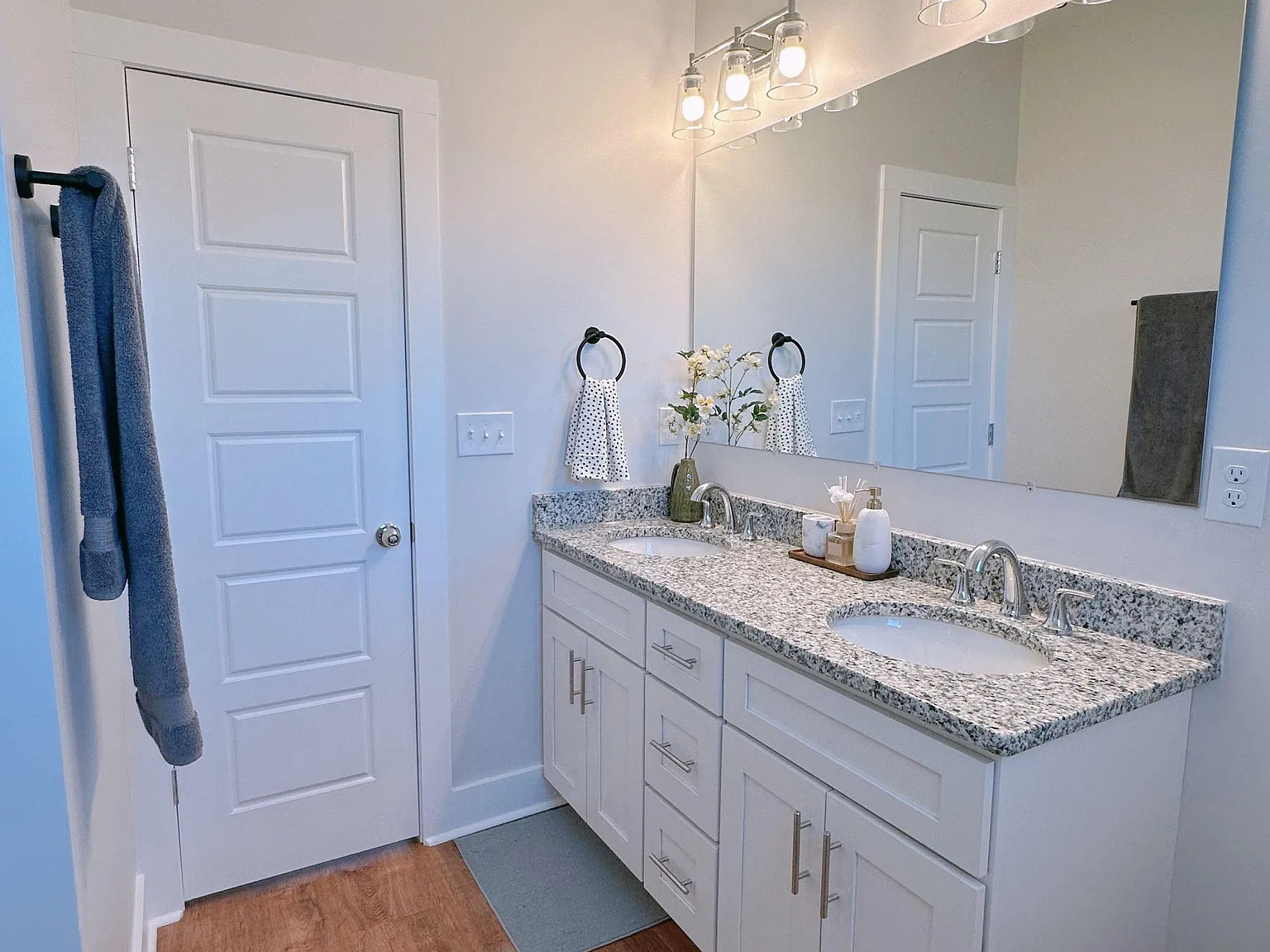 4 bed, 2.5 bath, 1850 sqft, $1,503 — Photo 4