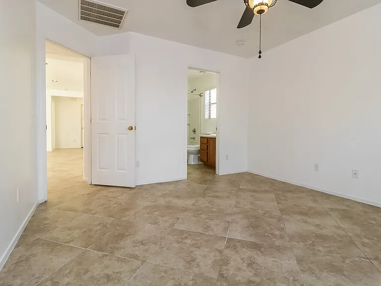 40084 W Catherine Dr — Photo 11