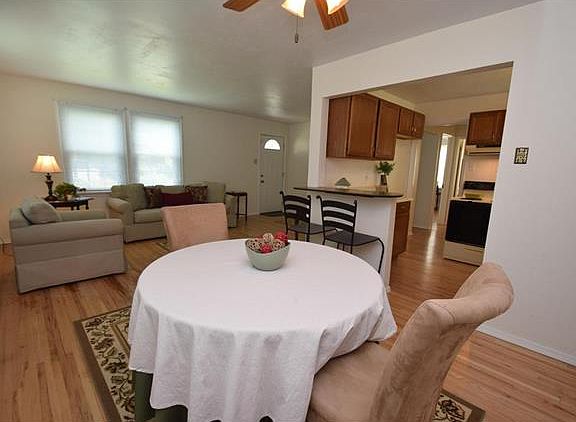 4th image of 9406 Upland Dr
