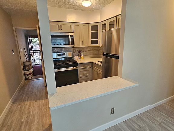 4th image of 1035 Bryant Ave #1