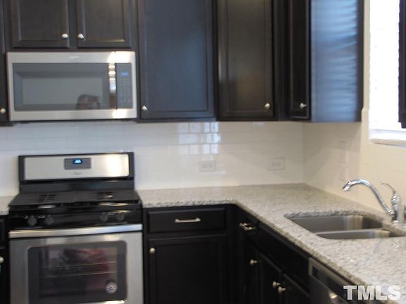 5th image of 851 Bristol Bridge Dr