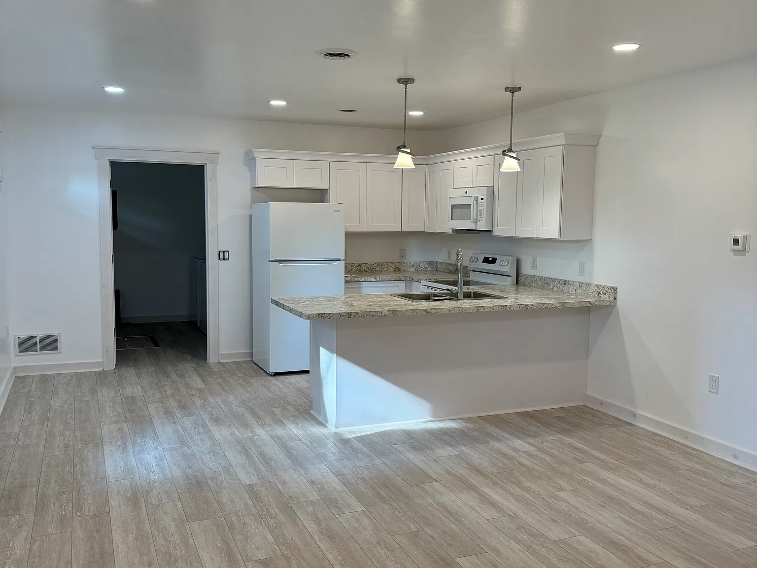 529 E Cedar St — Photo 1