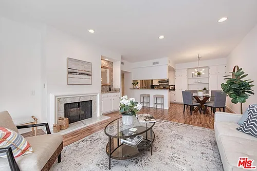 5139 Balboa Blvd #203 Photo 1