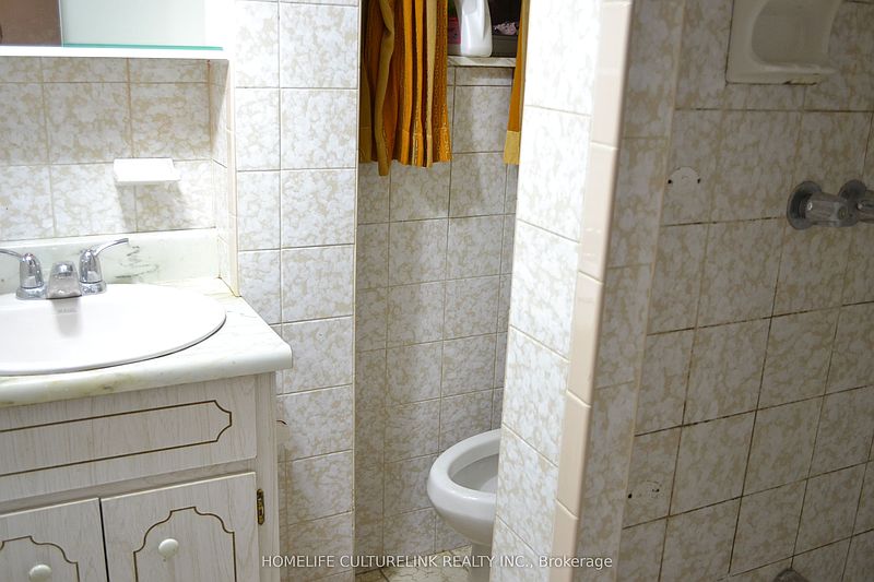 Toronto House for rent - 3 Bedrooms — photo 13