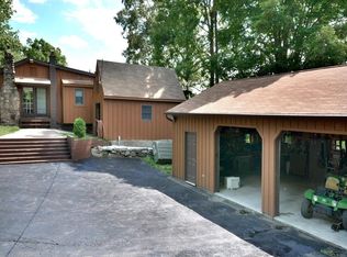 633 Oscawana Lake Rd, Putnam Valley, NY 10579