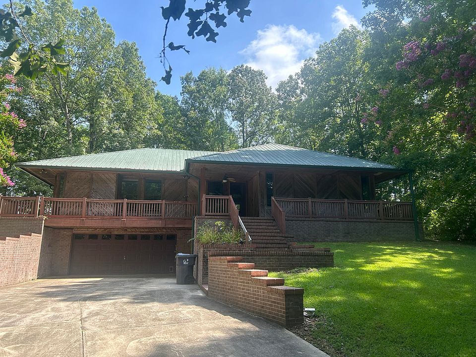 1st image of 1556 Plantation Circle