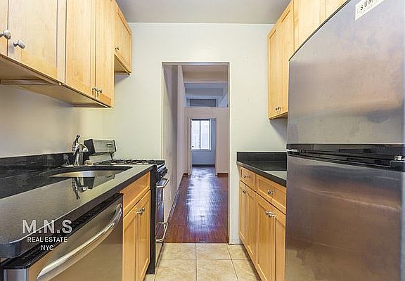 2nd image of 31 E 31st St #8G