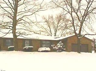 2316 Dorhil St NW, Uniontown, OH 44685