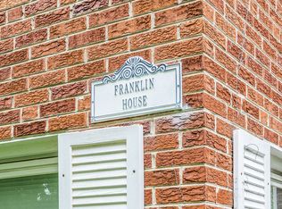 406 Franklin Ave APT 1B, River Forest, IL 60305