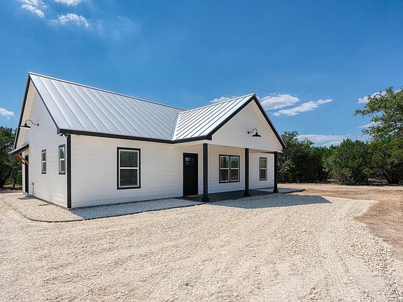 2nd image of 1085 Lakeside Drive