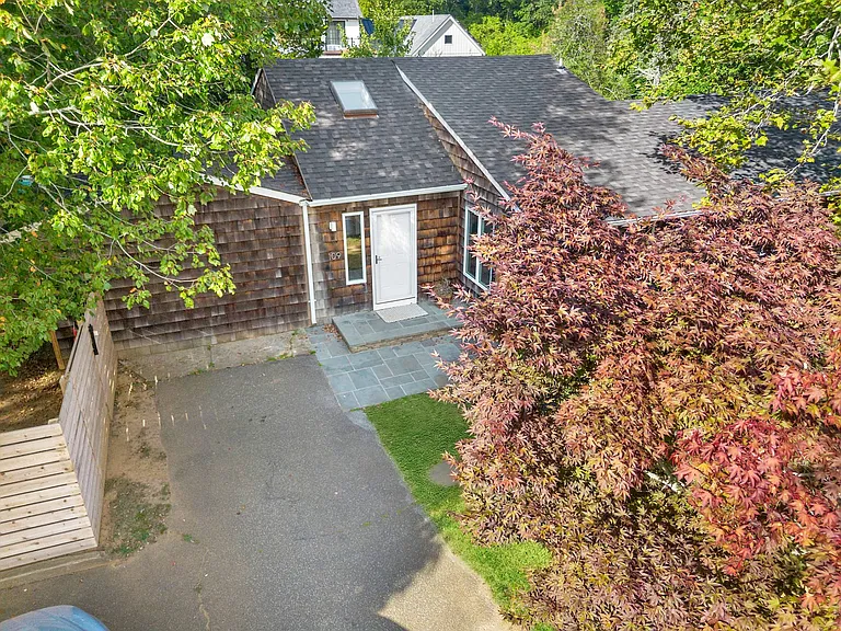 109 Adams Dr — Photo 23