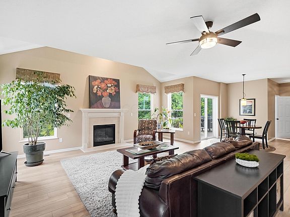 4th image of 5817 Edgebrook Dr