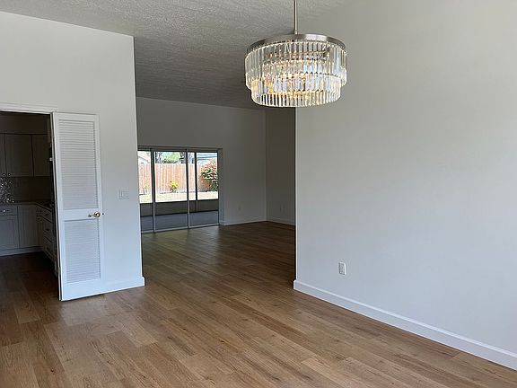 4th image of 15003 Laurel Cove Cir