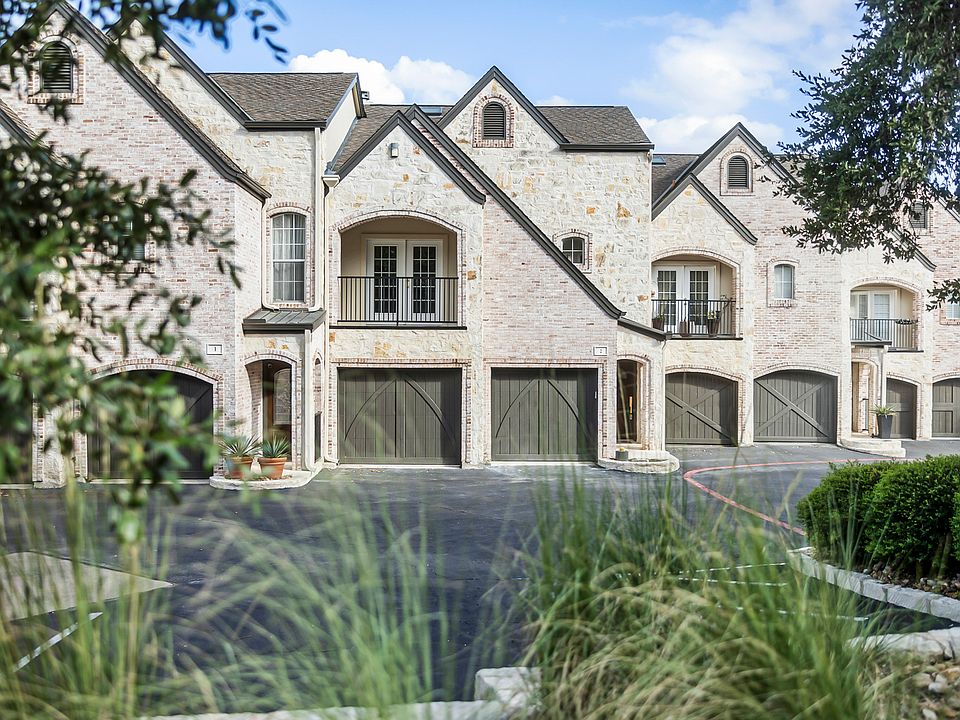 Unit #2 in Barton Hollow has been completely updated! 