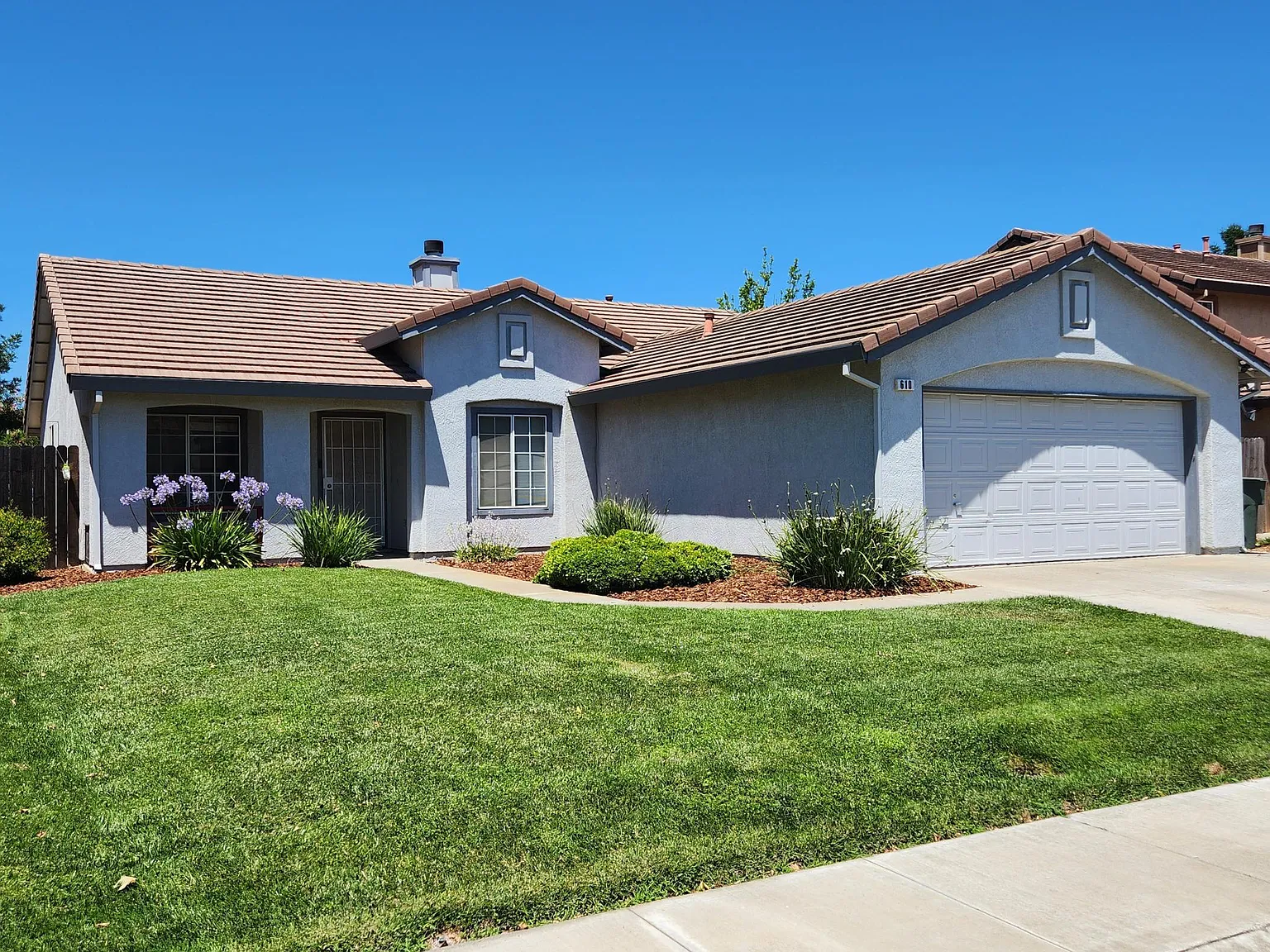 610 Martin Ct photo 1
