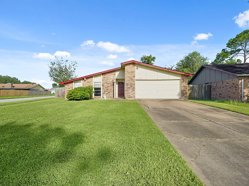 15822 Danford Dr