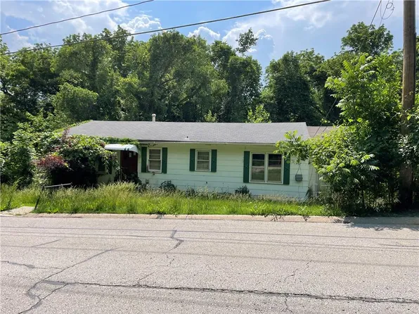 1308 Walnut St, Parkville, MO 64152